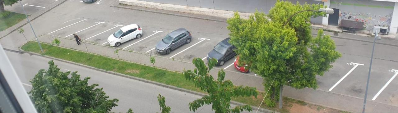 Hellen Apartament Tergovistye Kültér fotó